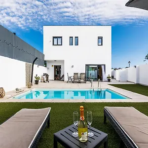 https://ocean-house-mlaga.1costadelsol.com