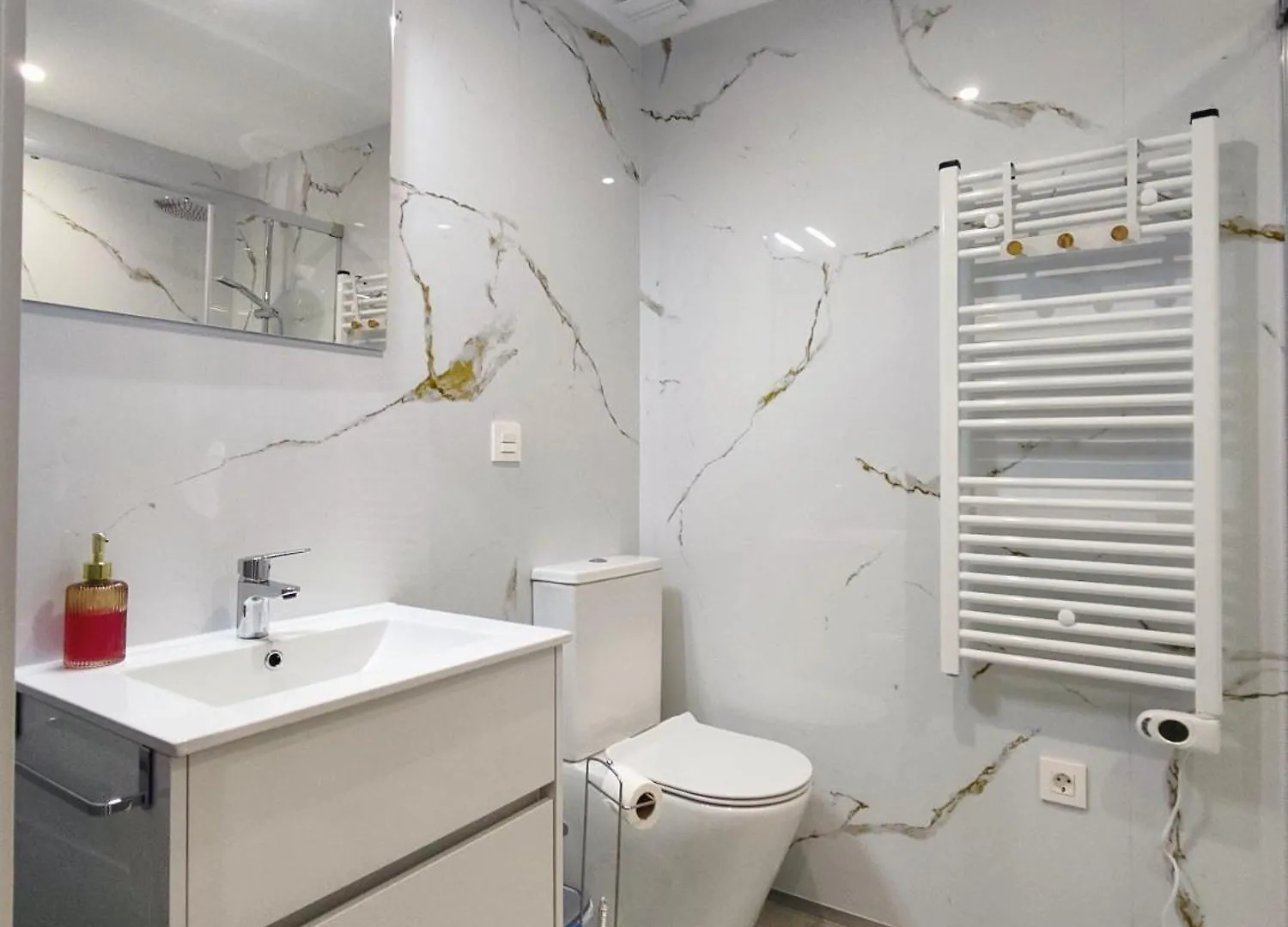 Apartment Ferola Homes Granada Spain