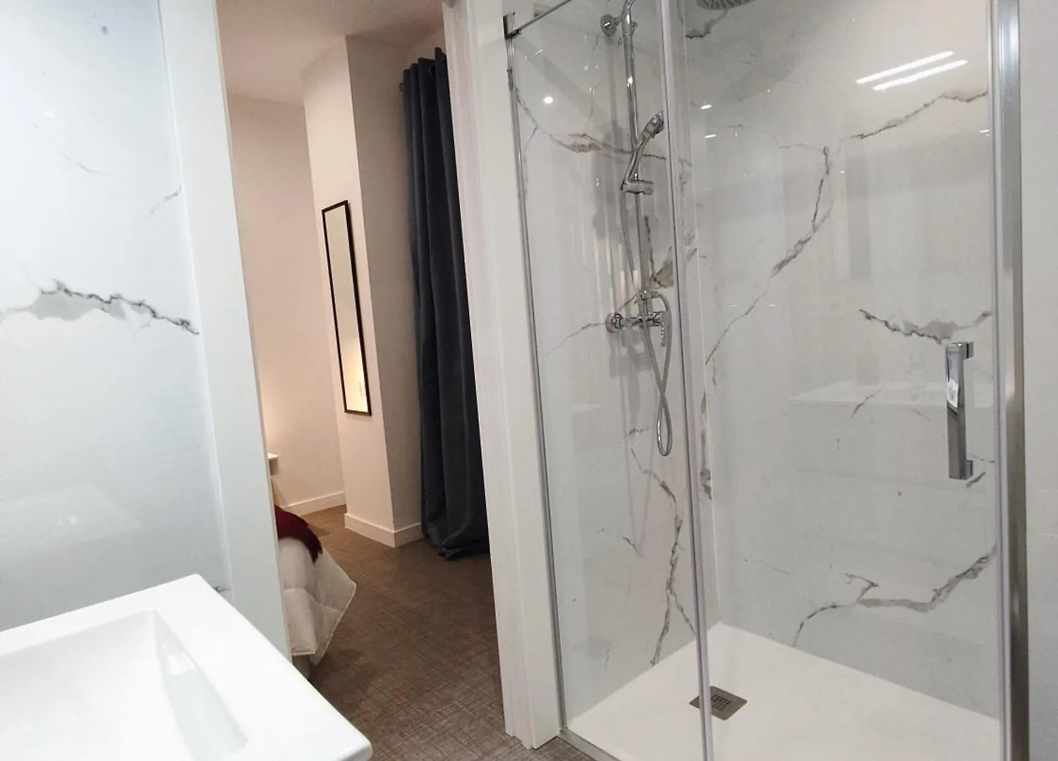 Ferola Homes Granada Apartment