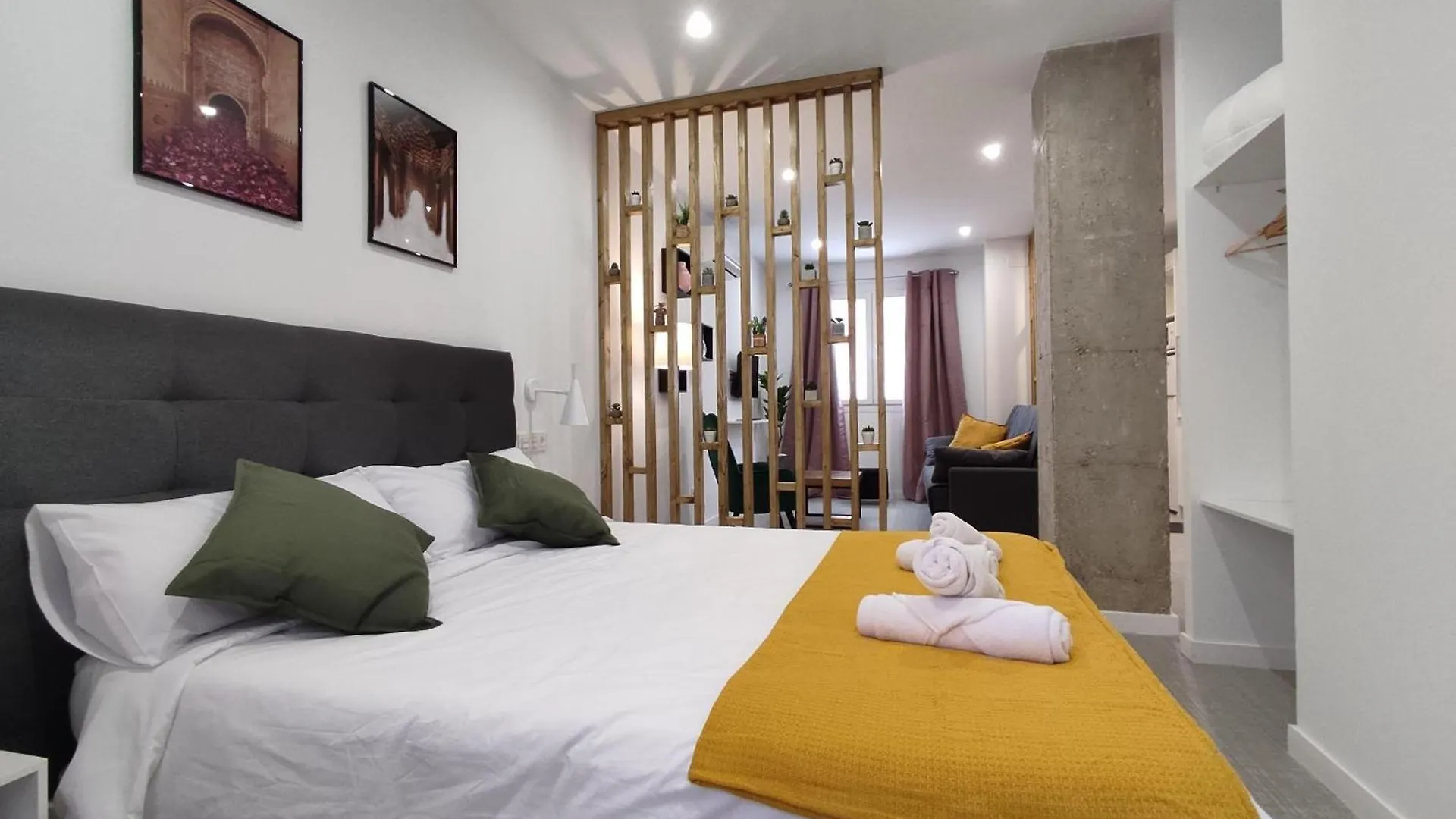 Ferola Homes Granada Apartment